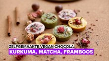Zelfgemaakte kleurige vegan chocola