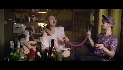 Einmal bitte alles | movie | 2017 | Official Trailer