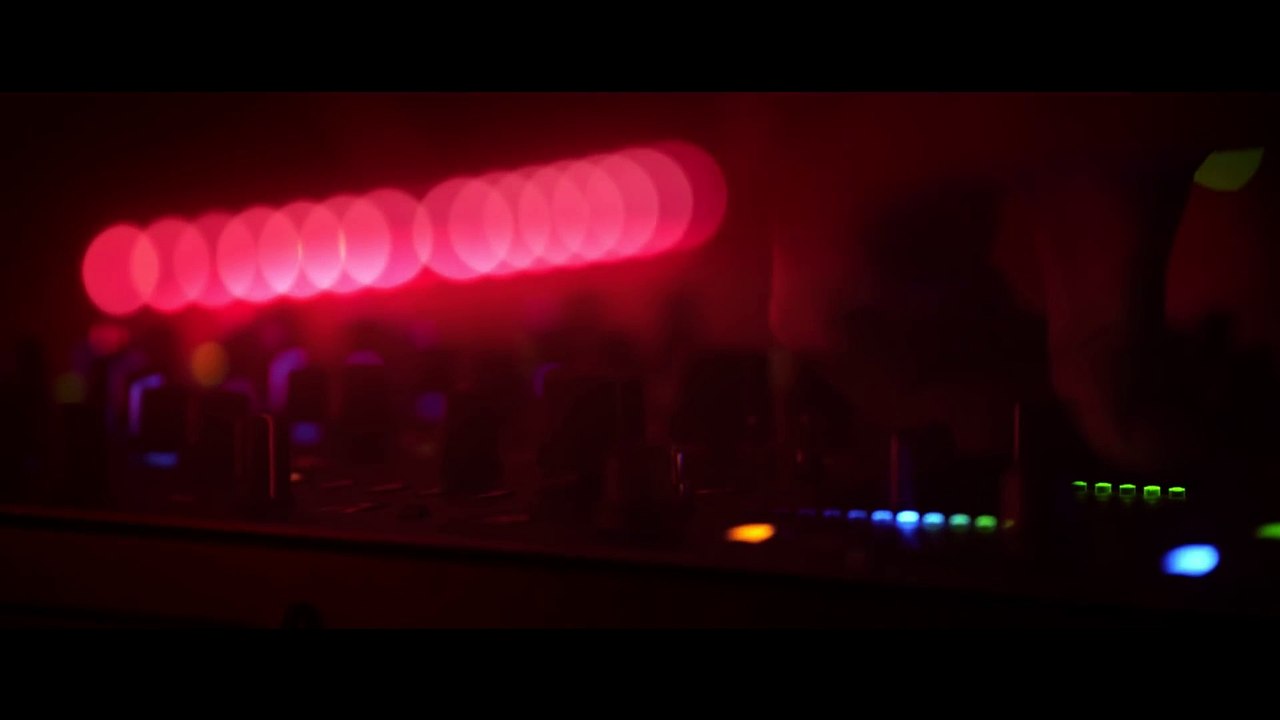 Wir sind die Flut | movie | 2016 | Official Trailer