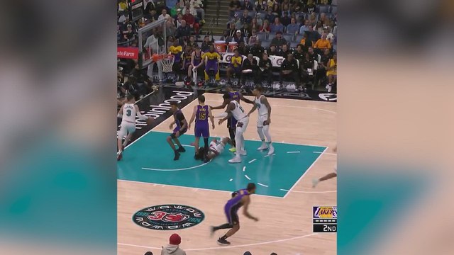Lebron James se burla de Morant y este le propina un empujón: la calentada de la noche en la NBA