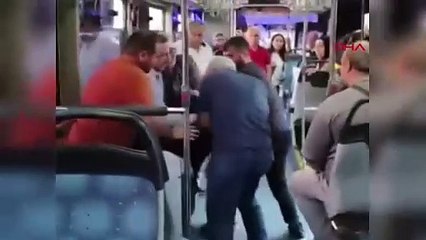 Otobüste çocuk döven kişiye müdahale edildi