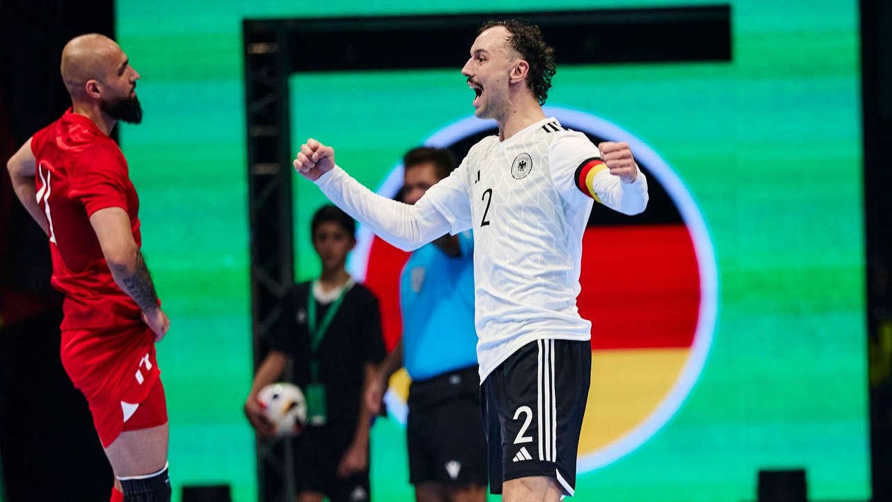 Zwei Traumtore eröffnen: 6:2-Sieg der deutschen Futsaler im Video