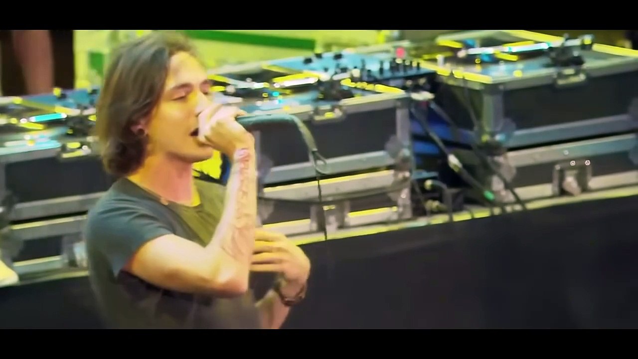 Incubus - Alive at Red Rocks 2004