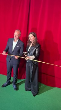 🚨 Juliette Binoche illumine l'inauguration des vitrines de Noël au Printemps Haussmann !