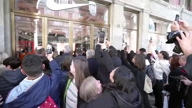 Nitto Atp Finals, a Torino folla per Sinner durante la visita in un negozio di articoli sportivi