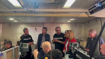 Mazón vuelve a pisar de incógnito el barro de Paiporta en una jornada de trabajo en el puesto de mando