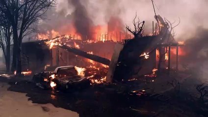 Incêndio florestal segue queimando perto de Los Angeles