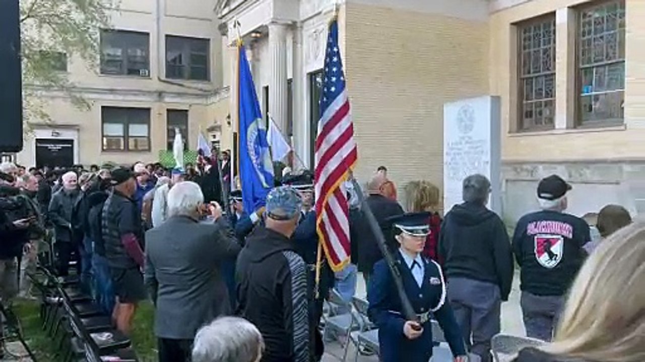 Leo Catholic High School honors veterans