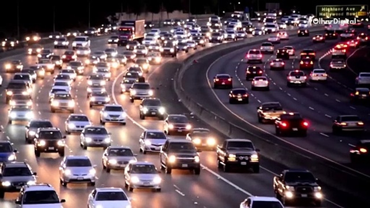 Conheça o veículo que anda como um carro e voa como um avião