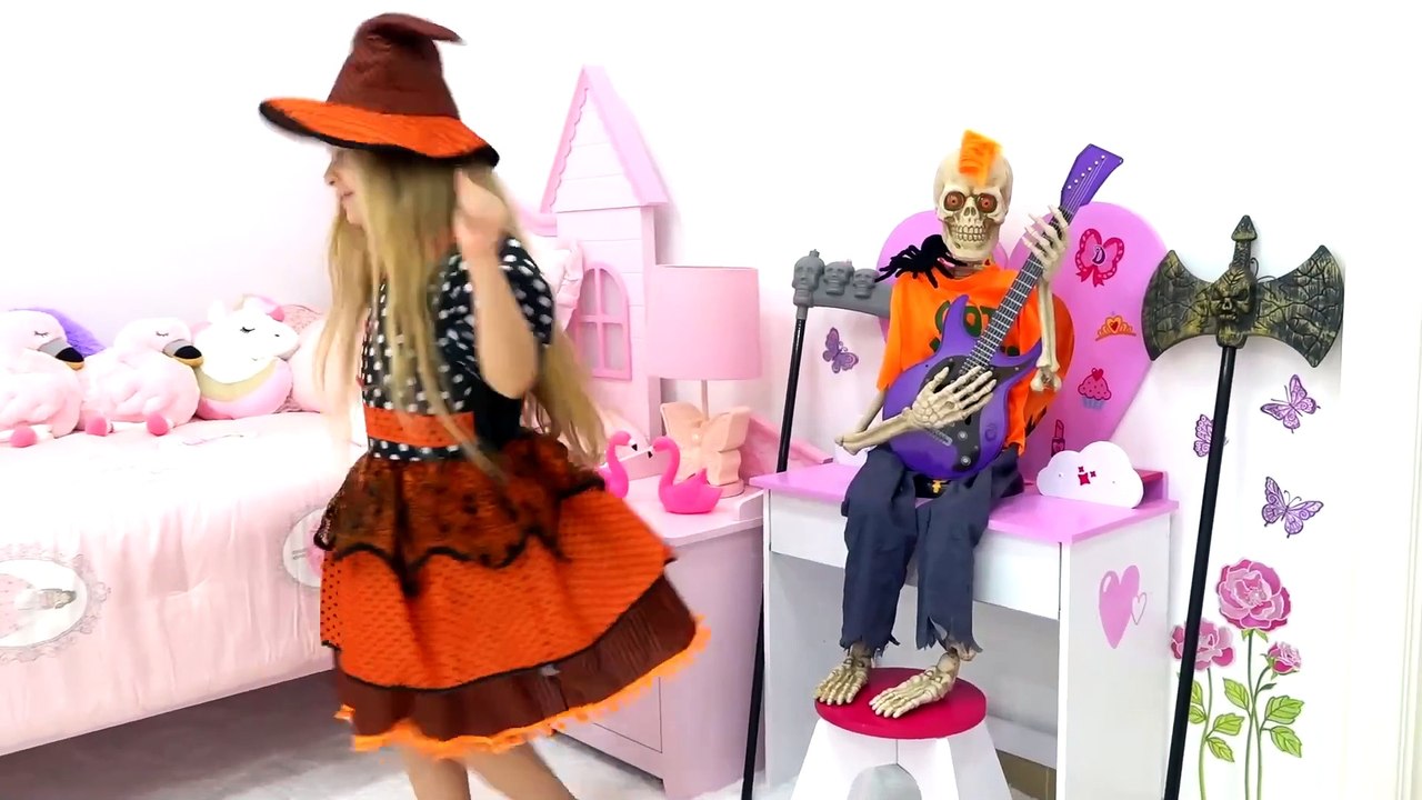 Diana and mysterious adventures on Halloween