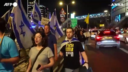 Tel Aviv, proteste poco dopo il siluramento del ministro Gallant