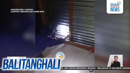 Bubong na itinatali dahil nakalas, tinangay ng malakas na hangin | Balitanghali