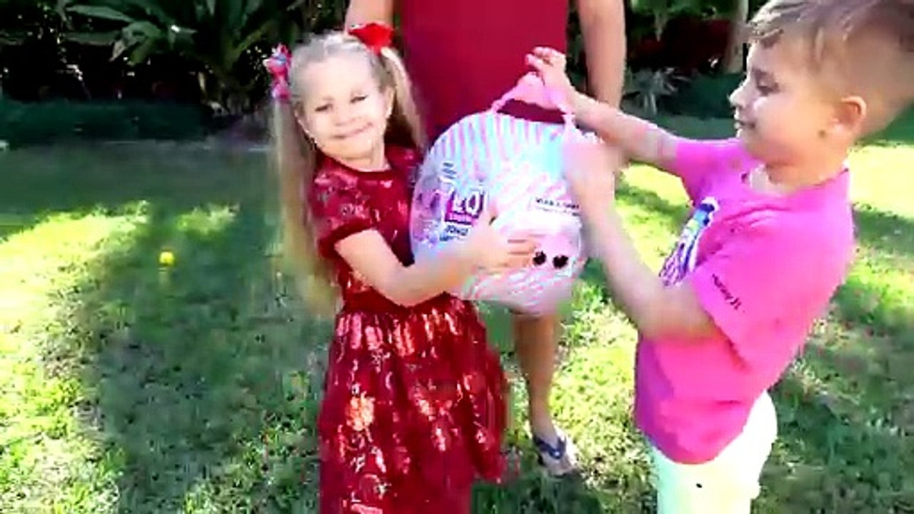 Diana and Roma argue over toy surprises