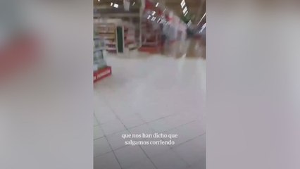 El vídeo que revela como unas trabajadoras salieron de Bonaire en el último momento: pelos de punta