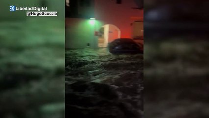 Una riada arrastra 32 coches en Cadaqués por las lluvias torrenciales