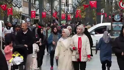 Evi geç saatte süpürdüğü için boşanma davası açtı