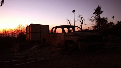 Califórnia ordena saída de moradores após incêndio que atingiu 200 casas