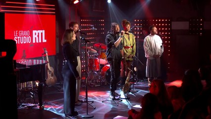 Abi Bernadoth & La troupe du spectacle musical Molière - Regardez-moi (Live) - Le Grand Studio RTL
