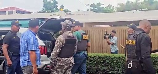 Asi quedó el vehículo de hombre ultimado en Arroyo Hondo