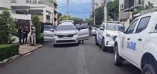 Así quedó el vehículo del hombre ultimado en Arroyo Hondo