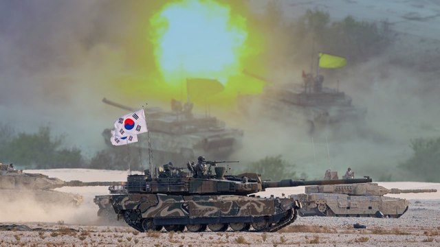 Hàn Quốc diễn tập bắn đạn thật gần Seoul sau căng thẳng tên lửa với Triều Tiên