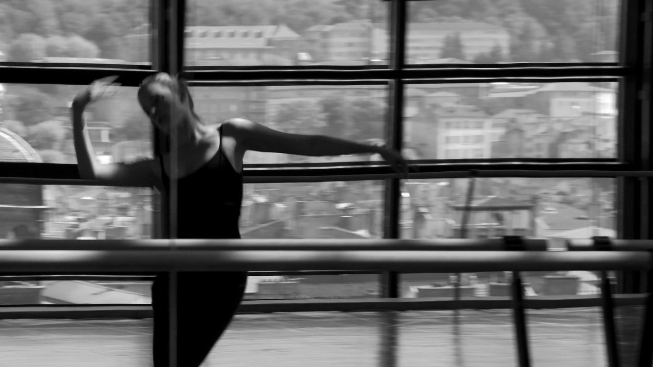 THEO HAKOLA - "Danseuse"