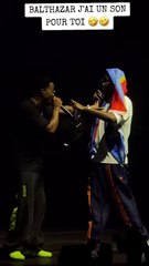 Hommage à Baltasar Engonga : Ninho et Niska posent un geste choquant en plein concert (VIDEO)