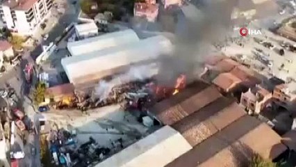 Denizli'de Metal Fabrikasındaki Büyük Yangın Kısmen Kontrol Altında