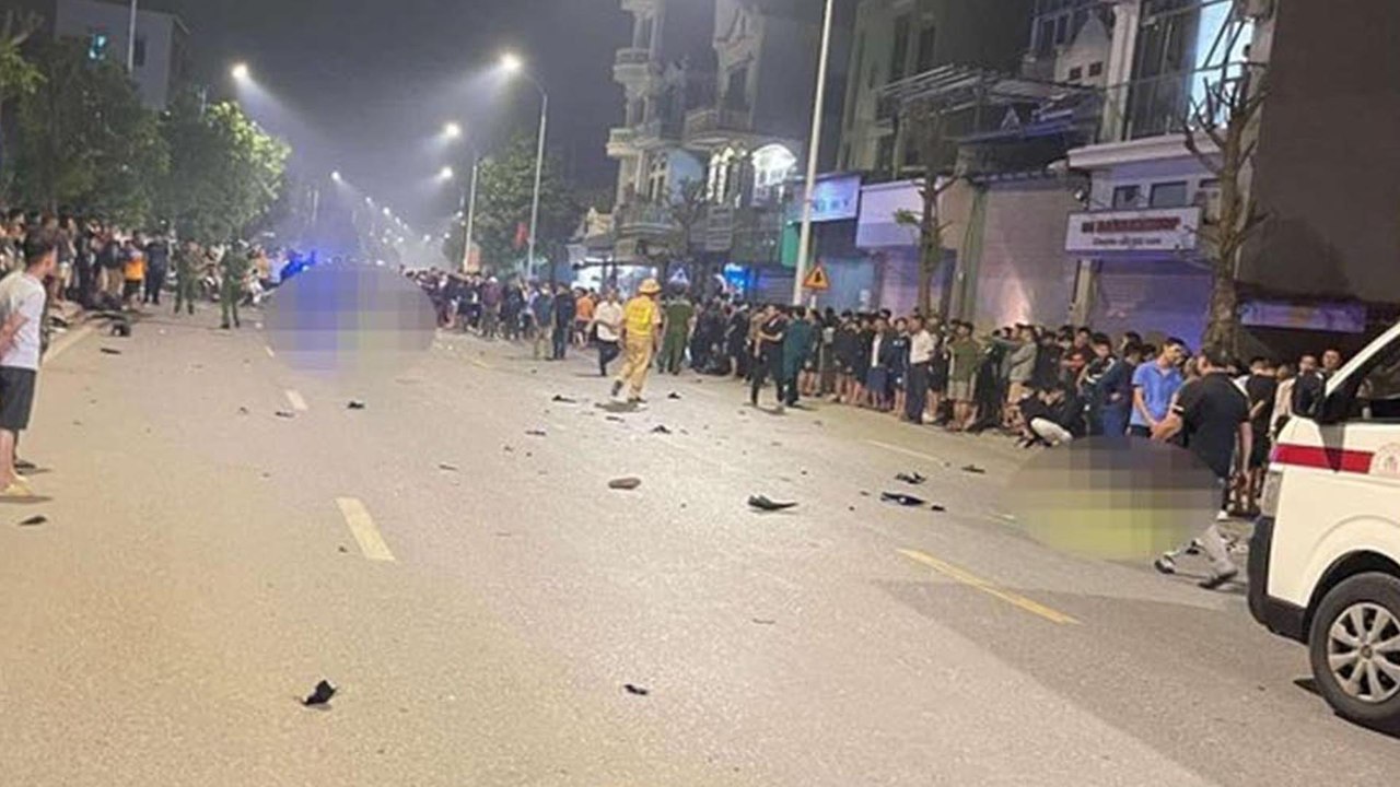 Hà Nội: Vụ tai nạn nghiêm trọng khiến 2 học sinh tử vong