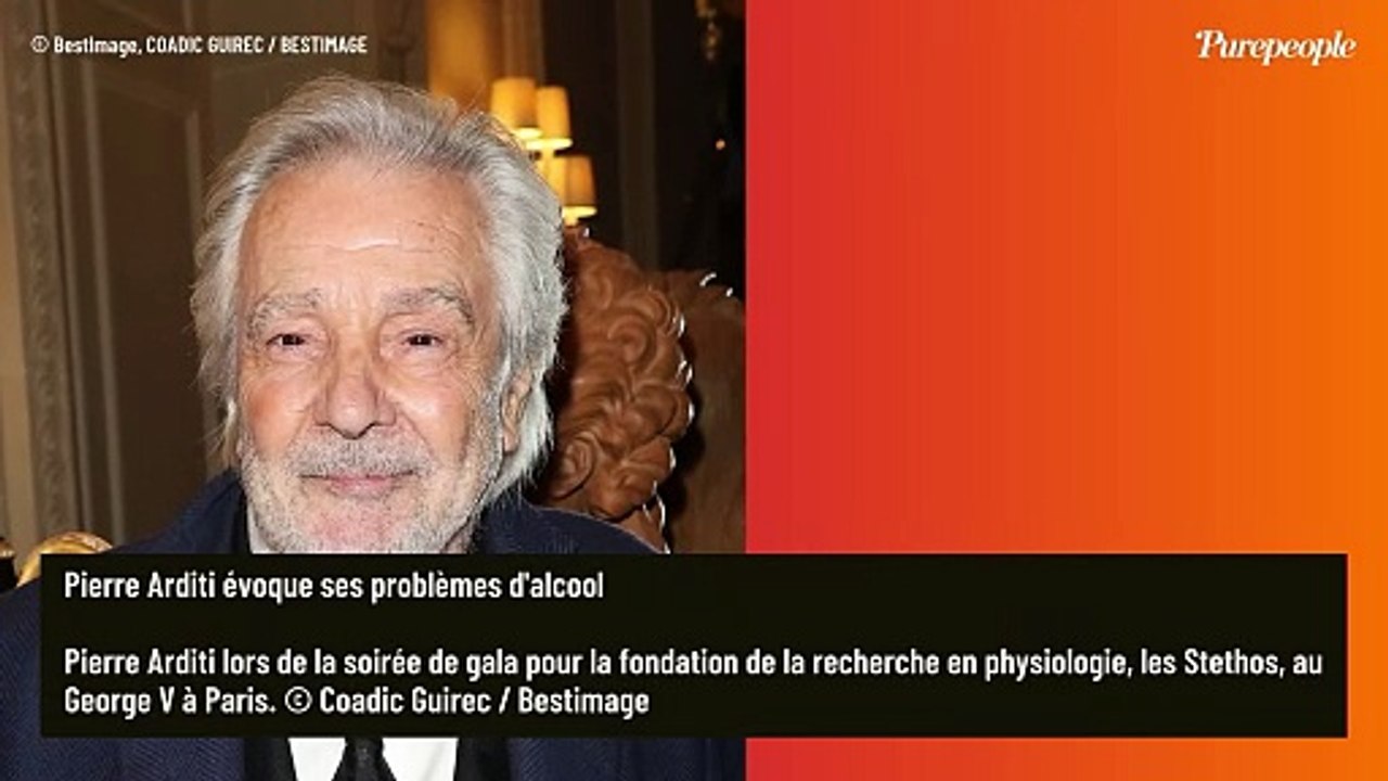Plus d'"un demi-litre" : Pierre Arditi buvait en coulisses, un rituel indispensable avant de monter sur scène