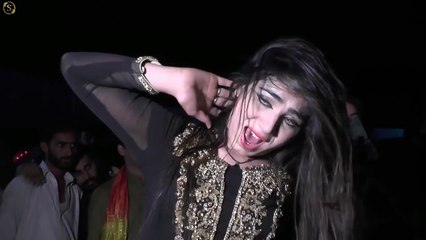 Madam Mehak Malik Nashy Dy Wich Doth Hot Dance Performance