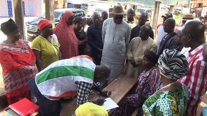 Dans le Tonpki, Albert Mabri Toikeusse visite les centres d'enrôlement pour la révision de la Liste Electorale #abidjan225🇨🇮 #cotedivoire🇨🇮 #RTIinfo