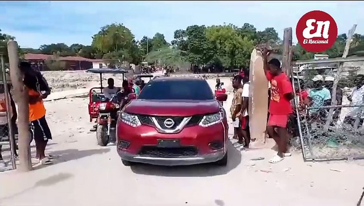 Policía haitiana devuelve yipeta robada en RD