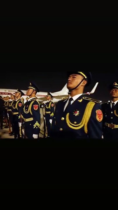 Prabowo Tiba di Beijing untuk Kunjungi Xi Jinping, Disambut Jajar Kehormatan di Bandara