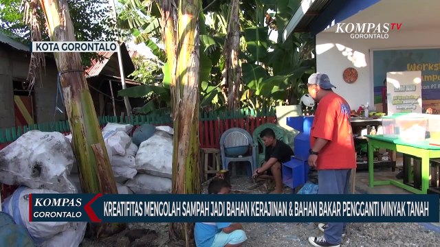 Sekompok Warga Mengolah Sampah Plastik Jadi Bahan Kerajinan dan Bahan Bakar Pengganti Minyak Tanah