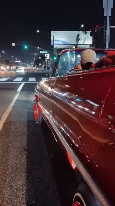 The car goes *bounce* *bounce*