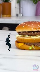 Insect attack on a BURGER!!! 😱🍔 SAVE THE FOOD!