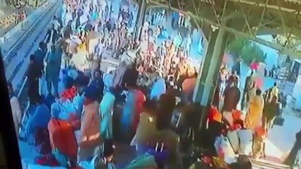 Tren istasyonuna bombalı saldırı! Çok sayıda ölü ve yaralı var!