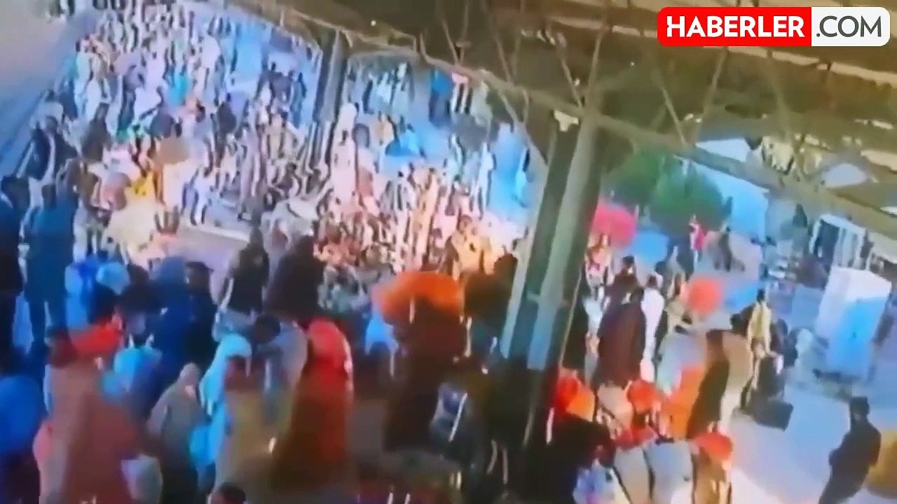 Pakistan'da tren istasyonunda patlama