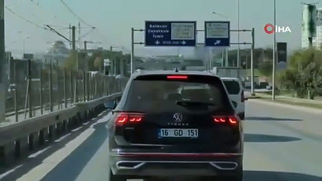 Bursa'da korku dolu anlar! Sağa sola çarparak yola devam etti!