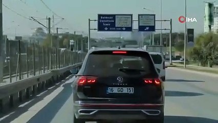 Bursa'da korku dolu anlar! Sağa sola çarparak yola devam etti!