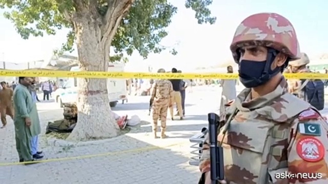 Pakistan, almeno 26 morti in un attentato alla stazione di Quetta