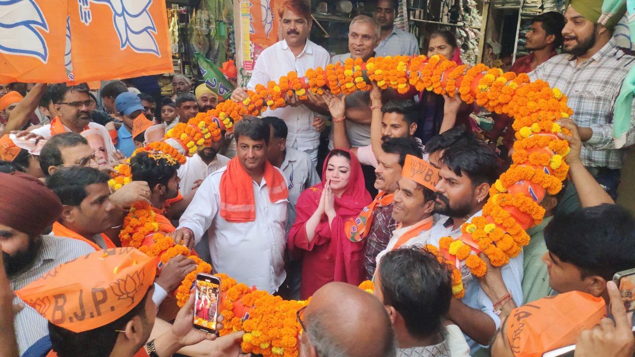 VIDEO: विधायक नोक्षम चौधरी का जोरदार स्वागत, भाजपा प्रत्याशी सुखवंत सिंह के लिए मांगे वोट