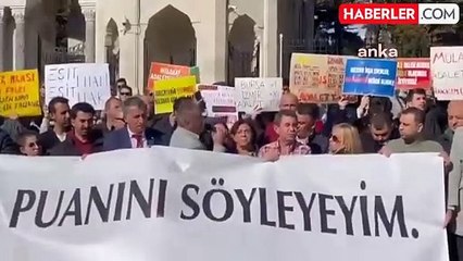Eğitimciler Beyazıt Meydanı'nda Mülakat Protestosu Düzenledi