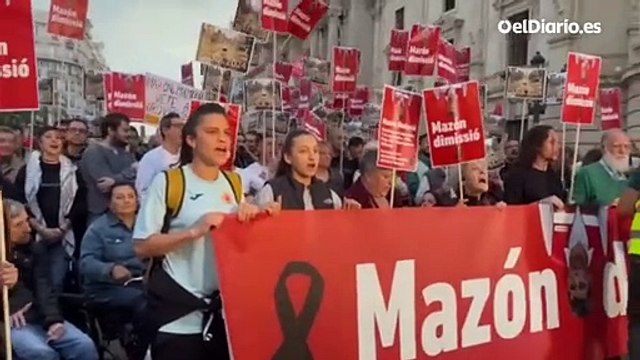 Gritos de Mazón dimisión en la manifestación de València contra la gestión de la DANA