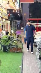 طفلة رضيعة سرقت الخُبز من الفرن🥺💔لتطعم اخواتها الصغار الجائعين😢