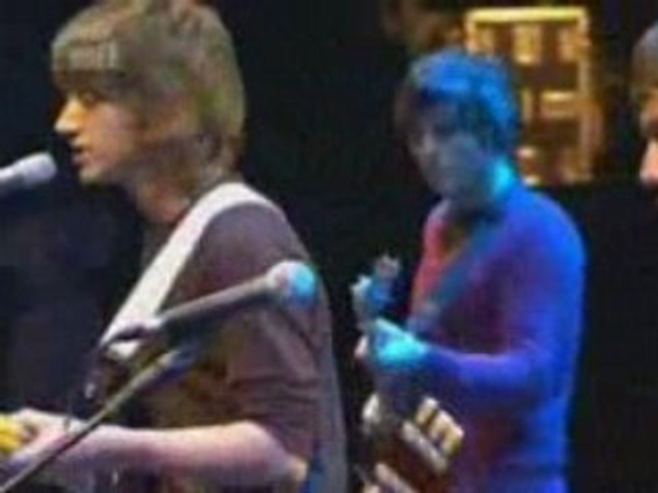 Arctic Monkeys - Leave Before The Light Come On