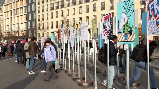 Alemanha em crise comemora 35 anos da queda do Muro de Berlim