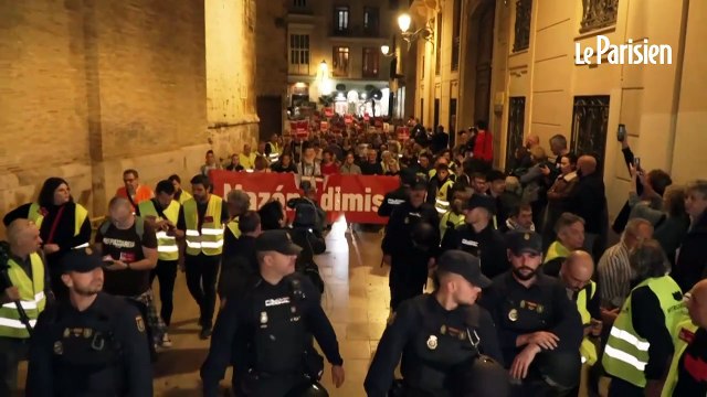 Espagne : manifestation demandant la démission du chef de la région de Valence