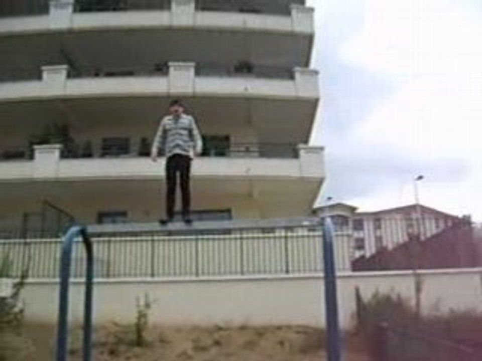 Baizzy Baiz : En haut du portique . . .